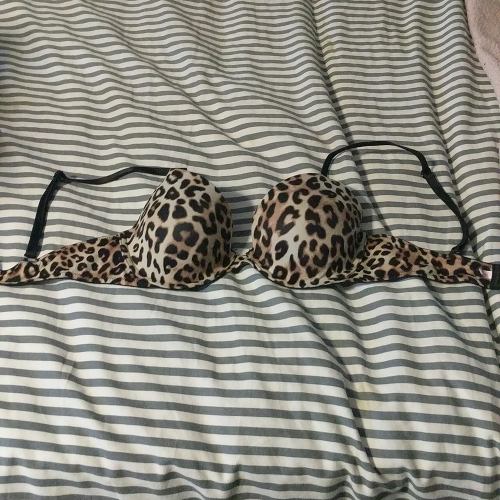 Victoria secret cheetah print 32C NO PUSHUP bra